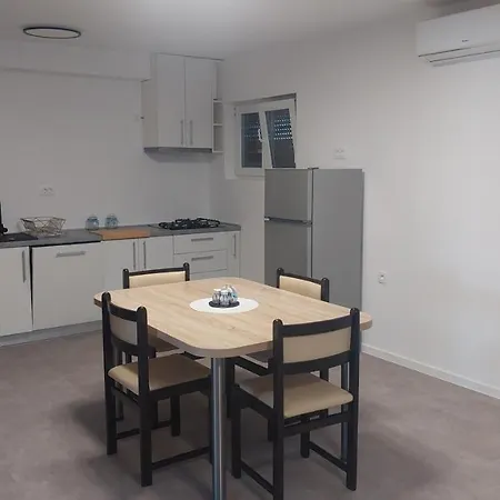 Sobe Vasilic Pensión Jurandvor